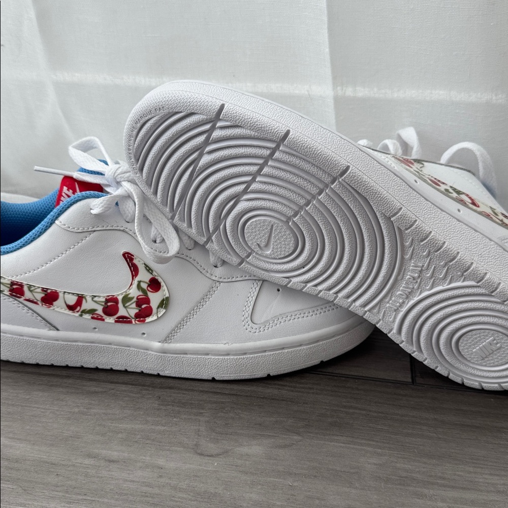 LIMITED EDITION NIKE. White Cherry 🍒🍒🍒
Nike Court Borough Low 2 - Picture 2 of 5
